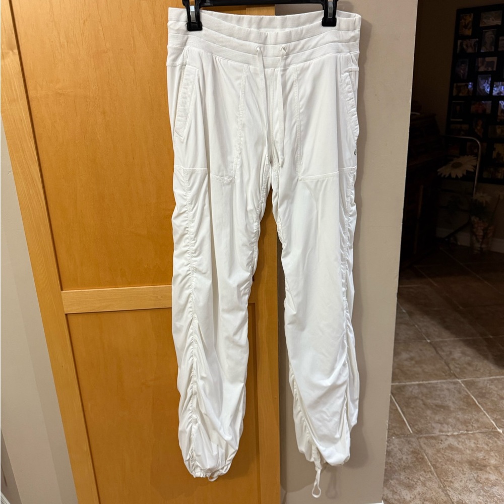 White lululemon dance studio pants size 8 in excellent condition lined